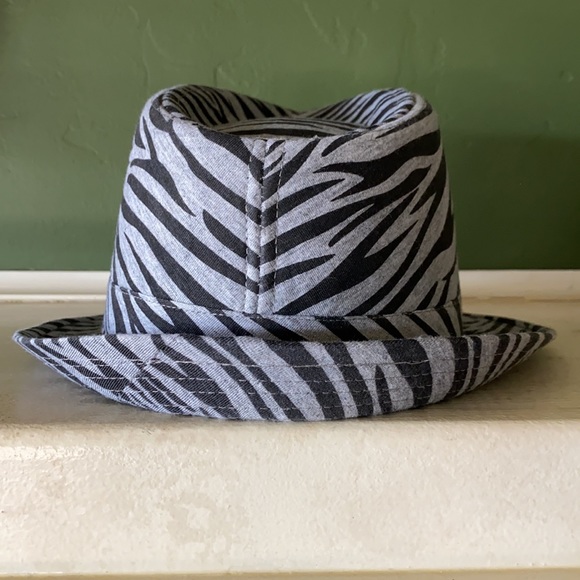 Animal Print Fedora OS - Picture 4 of 11